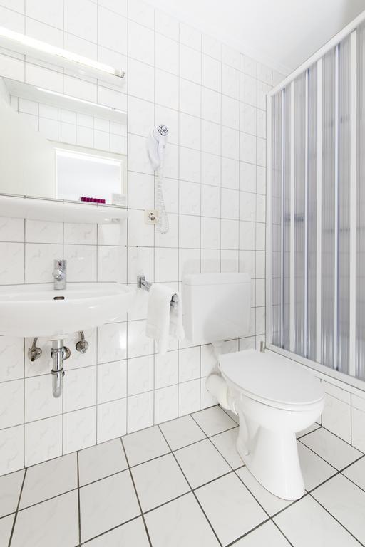 Hotel Buergerhof Cologne Room photo