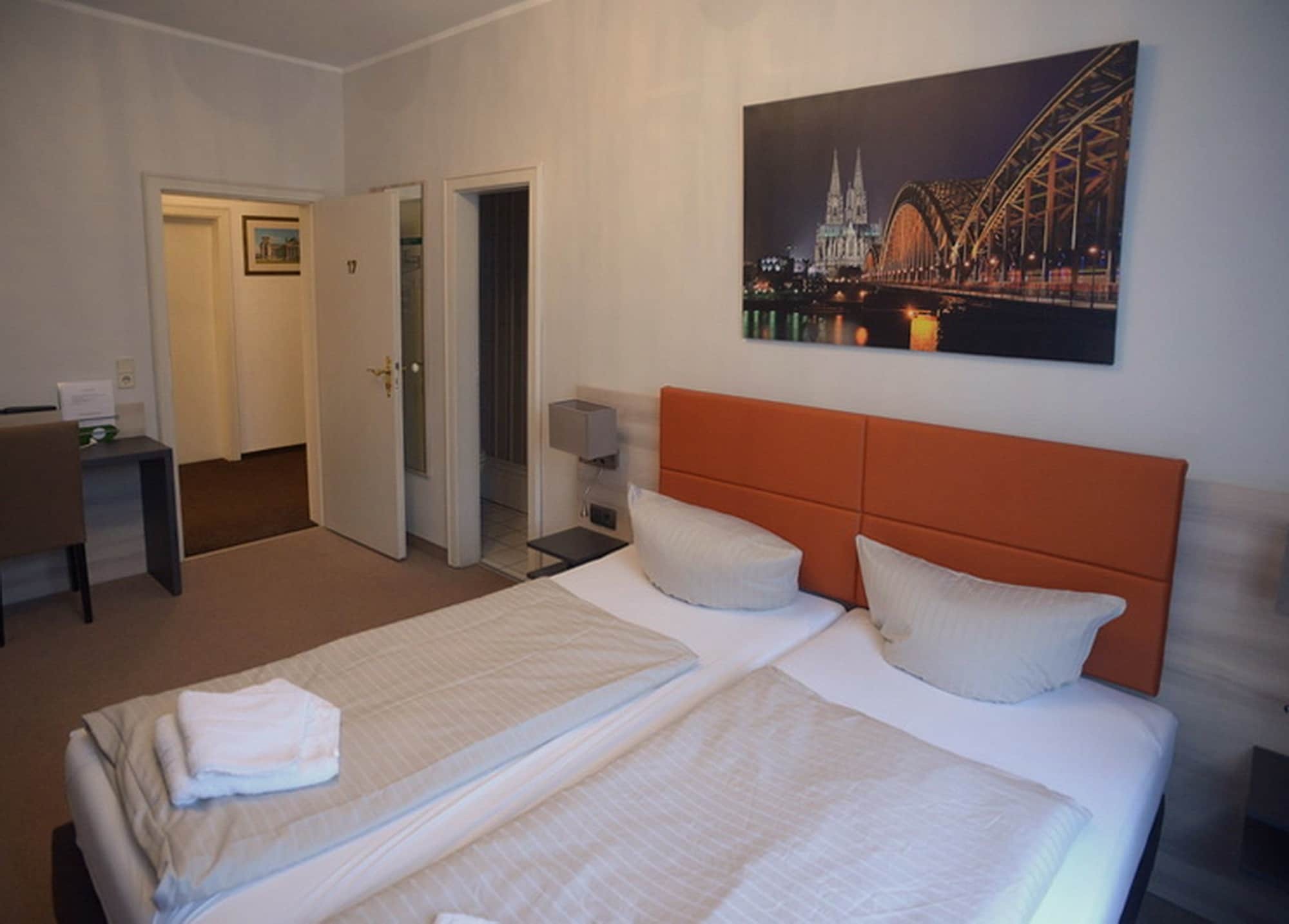 Hotel Buergerhof Cologne Exterior photo